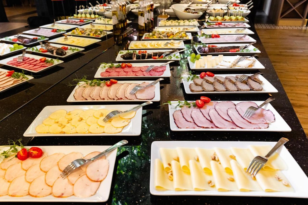 Aparthotel Diamond Spa Family Bialka Tatrzanska Bagian luar foto